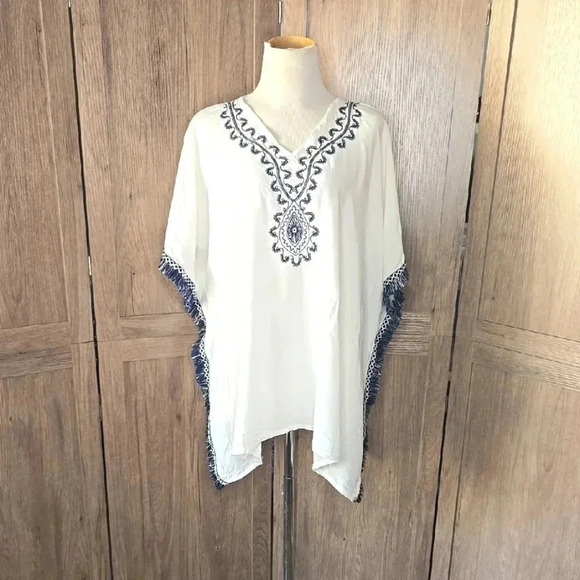 White and Navy Embroidered Women's Top tunic ONE size - Picture 1 of 7